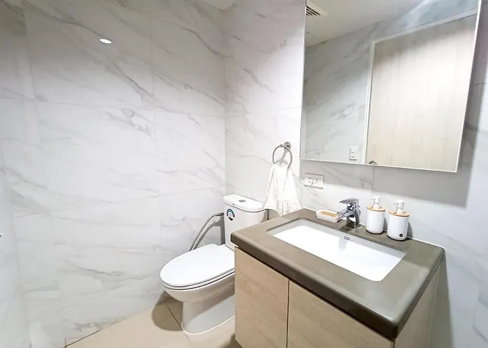 Apartment Mandani Bay Near Cdu, Sm, Metro, Ports