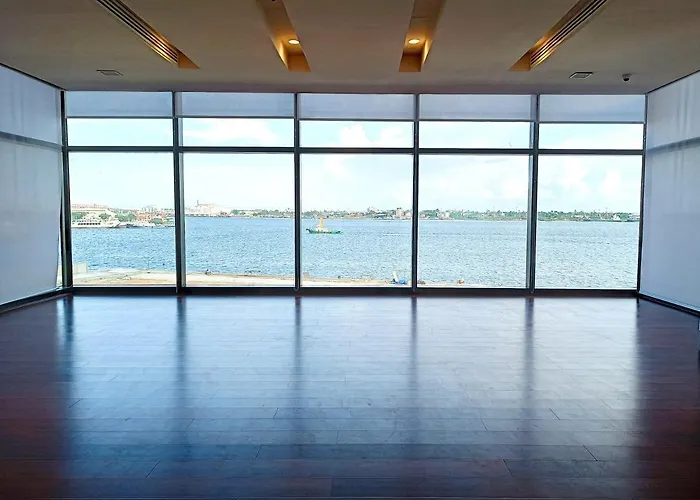Mandani Bay Near Cdu, Sm, Metro, Ports Apartment
